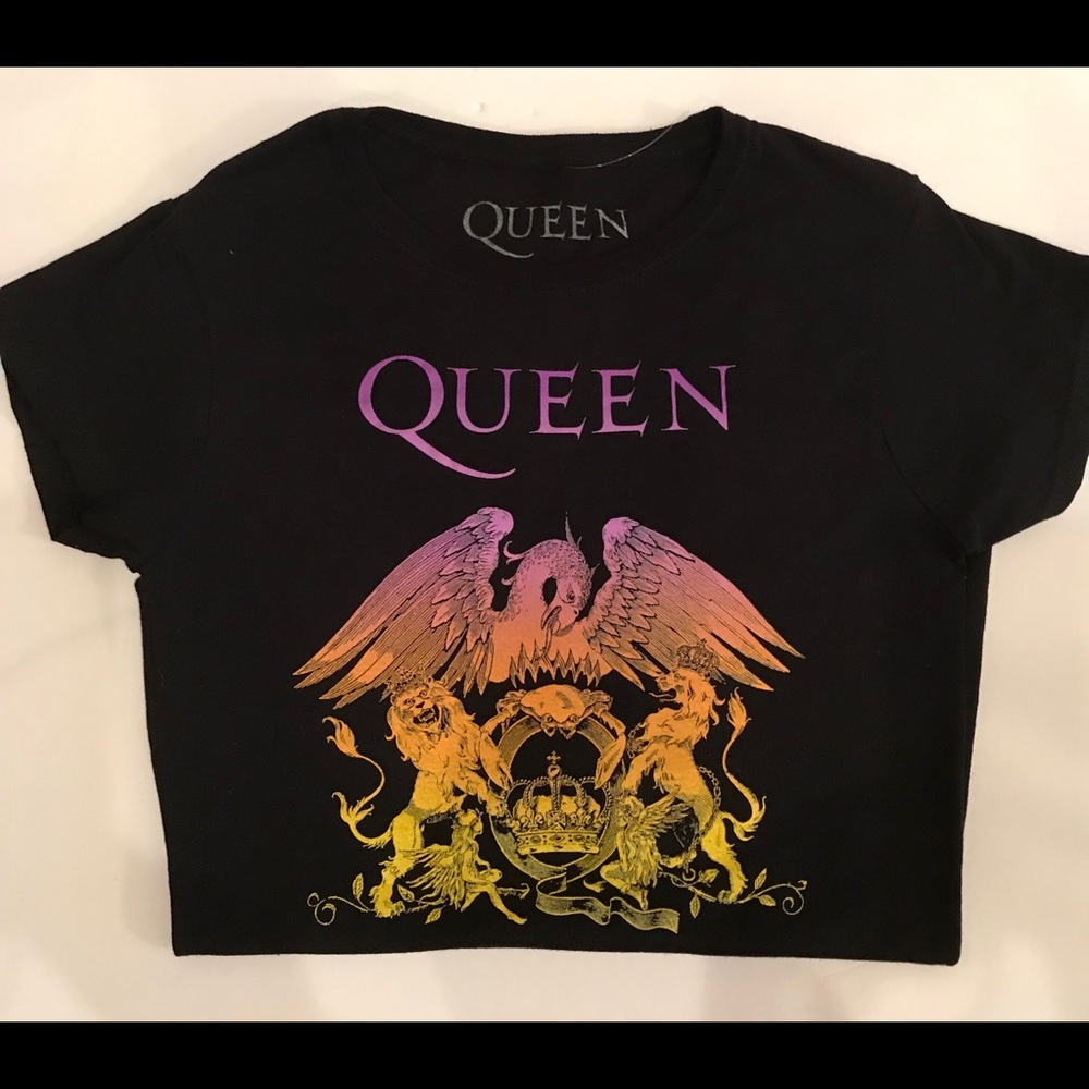 Queen Short Sleeve Tee Smallππππ - Picture 4 of 15